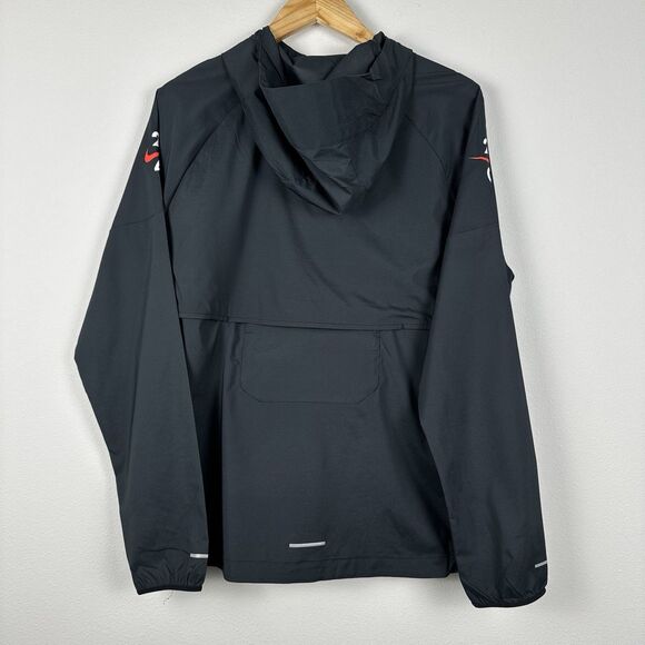 Nike Chicago Marathon 2024 Windrunner Finisher Jacket Men's S Black FV6204-010 - Picture 7 of 7